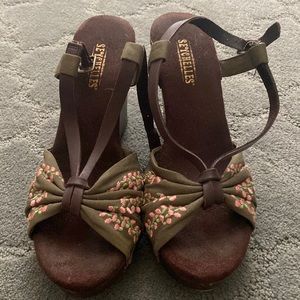 Seychelles Green Wedges Size 6